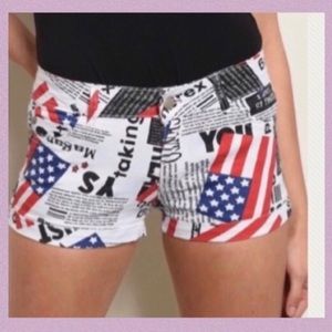 WHITE AMERICAN FLAG GRAFFITI DETAILED SHORTS